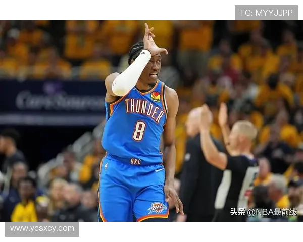 雷霆球员出发前往球馆穿搭一览 亚历山大今日造型简约低调